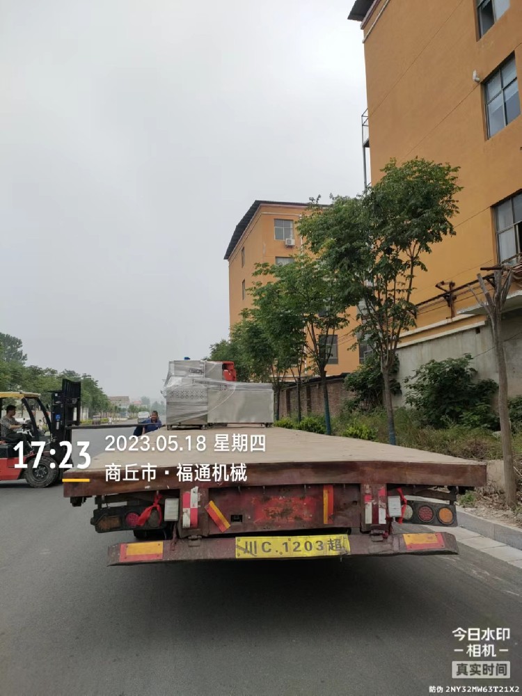 福建客户订购一台夹心全自动芡实糕压块机