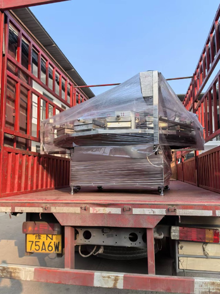 内蒙古客户订购的蛋卷机已经发货了